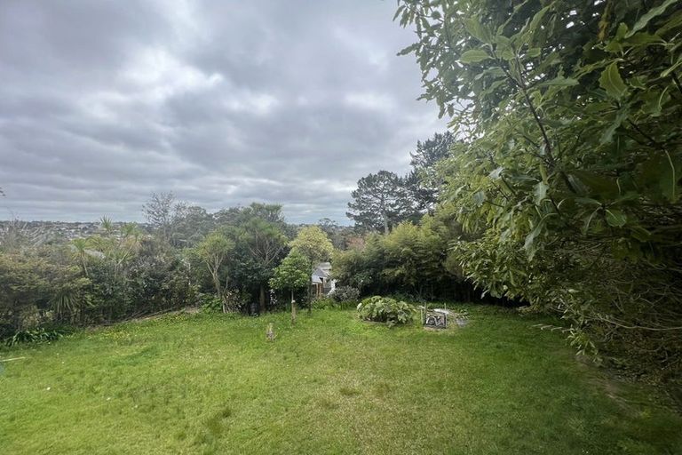 Photo of property in 11 Holt Avenue, Torbay, Auckland, 0630