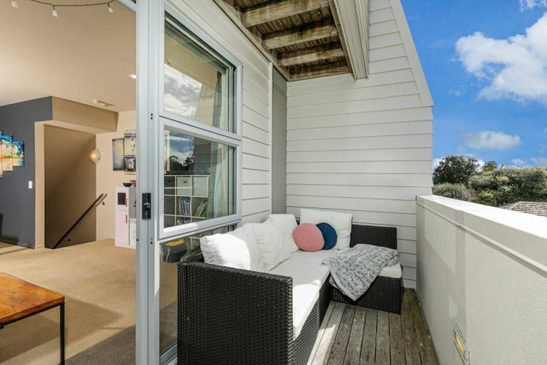 Photo of property in 14/3 Riverside Road, Orewa, 0931