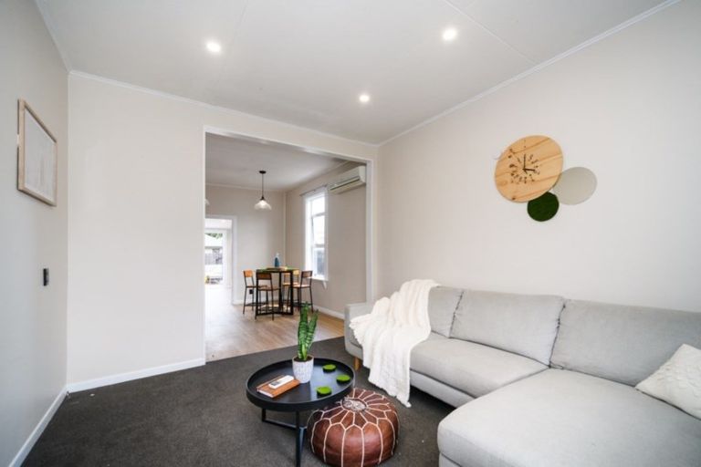 Photo of property in 19 Carlisle Street, Milson, Palmerston North, 4414
