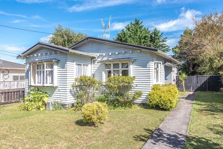 Photo of property in 17 Hutchison Crescent, Durie Hill, Whanganui, 4500