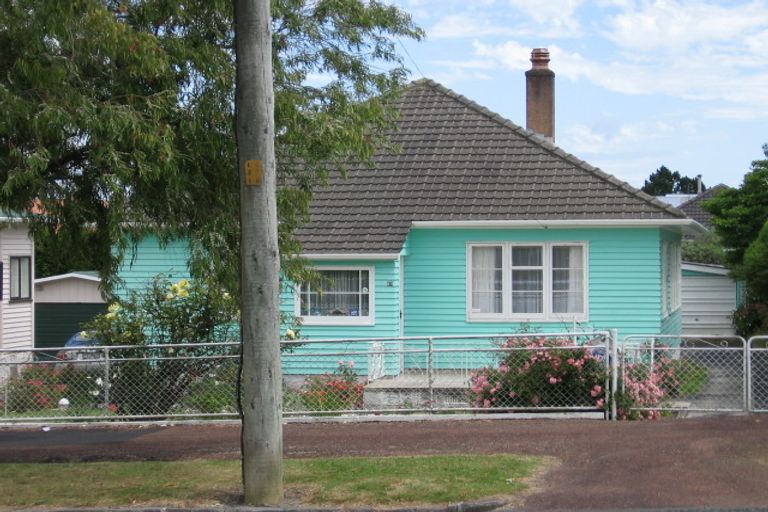 Photo of property in 59 Smale Street, Point Chevalier, Auckland, 1022