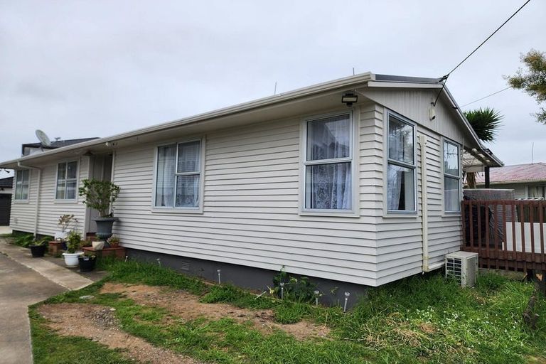 Photo of property in 12 Stonex Road, Papatoetoe, Auckland, 2025