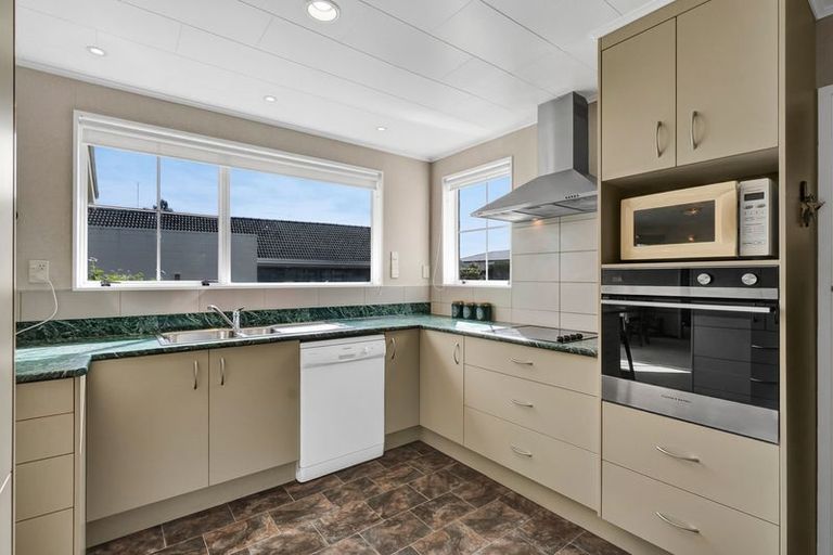 Photo of property in 13 Quin Crescent, Hawera, 4610