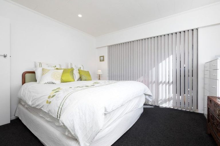 Photo of property in 2 Magnolia Drive, Westown, New Plymouth, 4310