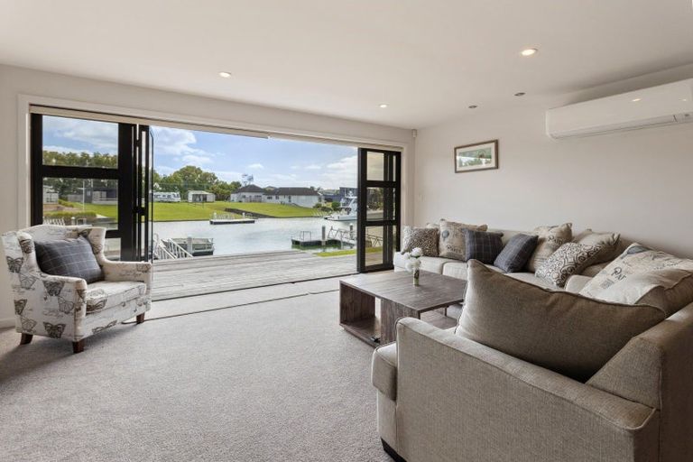 Photo of property in 10 Hei Esplanade, Whitianga, 3510