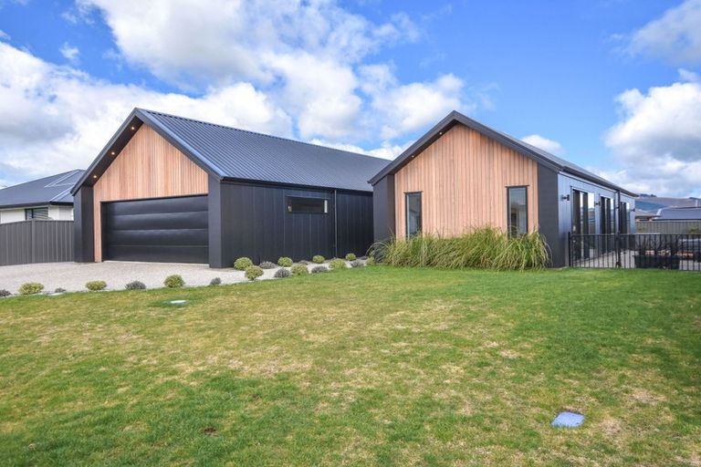 Photo of property in 23 Caledonia Drive, Mosgiel, 9024