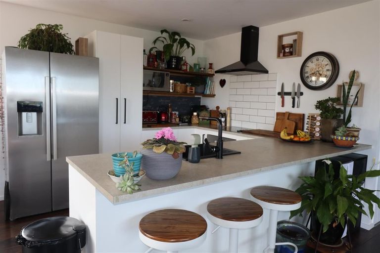 Photo of property in 32 Oxford Street, Whakapirau, Maungaturoto, 0583