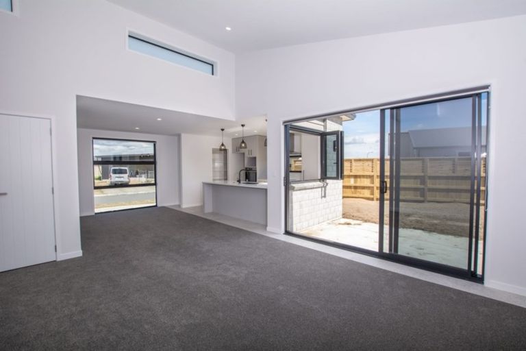 Photo of property in 43 Kotiate Street, Papamoa Beach, Papamoa, 3118