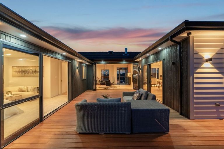 Photo of property in 118 Lisle Farm Drive, Pukekohe, 2120