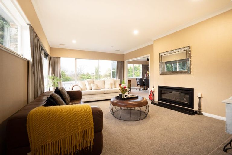 Photo of property in 1 Wigan Place, Hokowhitu, Palmerston North, 4410