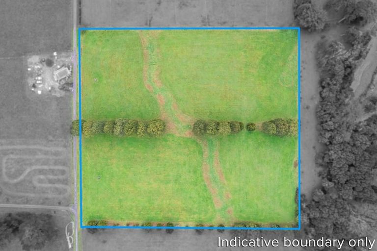 Photo of property in 1015b Beach Road, Torbay, Auckland, 0630