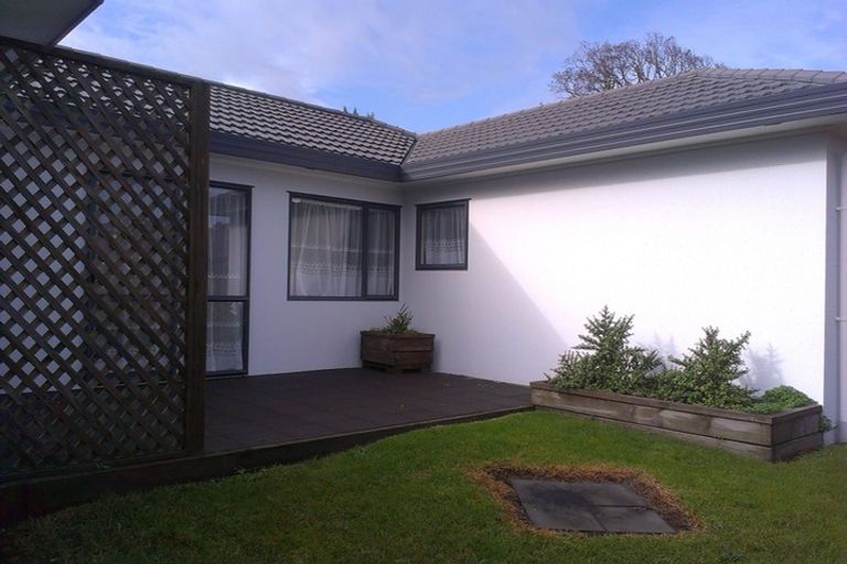 Photo of property in 58 Hewlett Road, Massey, Auckland, 0614