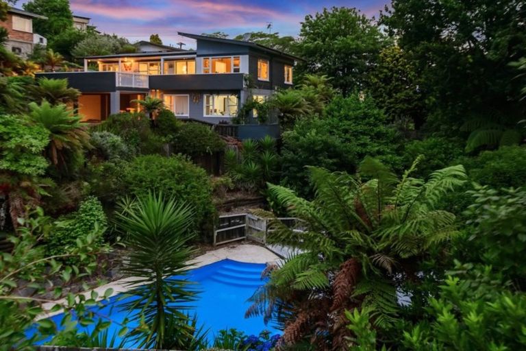 Photo of property in 56 Grand Vue Road, Kawaha Point, Rotorua, 3010