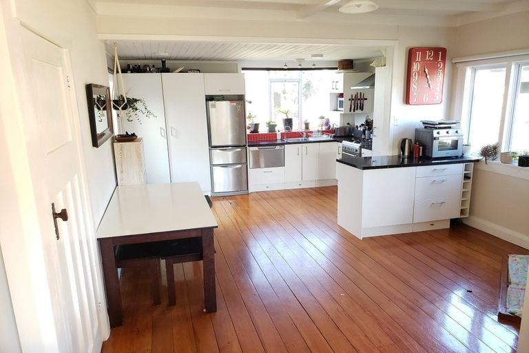 Photo of property in 18 Princes Street, Fitzroy, New Plymouth, 4312