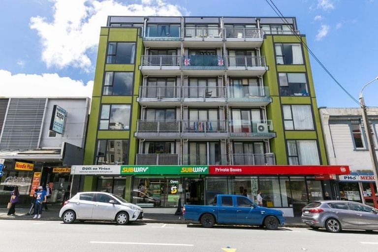 Photo of property in Dual Apartments, 108/142 Vivian Street, Te Aro, Wellington, 6011