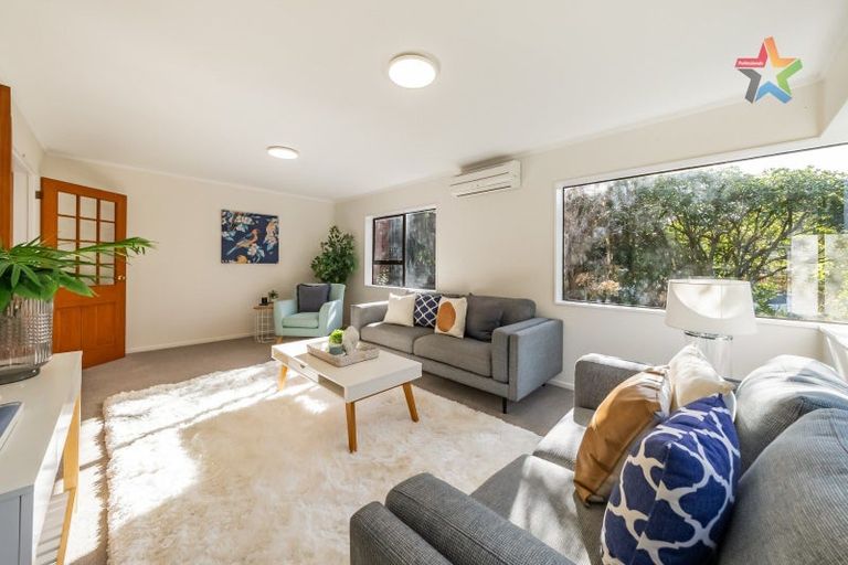 Photo of property in 14 Shackle Lane, Whitby, Porirua, 5024