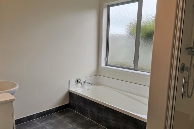 Photo of property in 33 Karo Street, Ruakaka, 0116