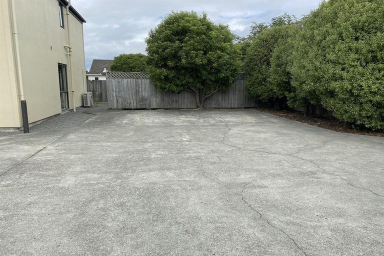 Photo of property in 120d Elizabeth Street, Riccarton, Christchurch, 8041