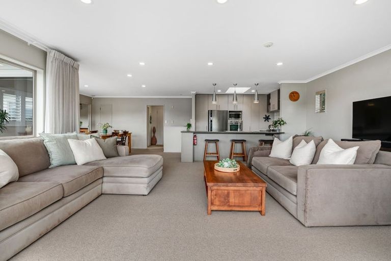 Photo of property in 31a Ocean View Road, Hatfields Beach, Orewa, 0931