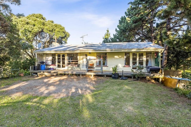 Photo of property in 90 Raumati Road, Raumati Beach, Paraparaumu, 5032