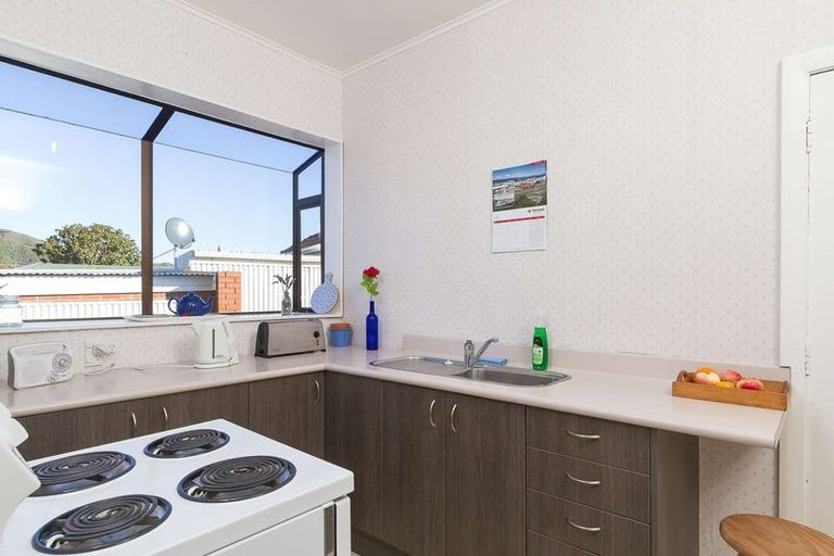 Photo of property in 86 Trafalgar Street, Waterloo, Lower Hutt, 5011