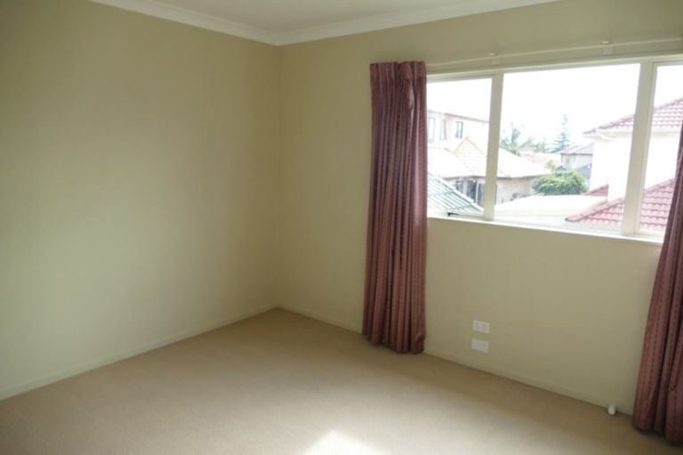 Photo of property in 22 Walter Haddrell Crescent, Flat Bush, Auckland, 2016