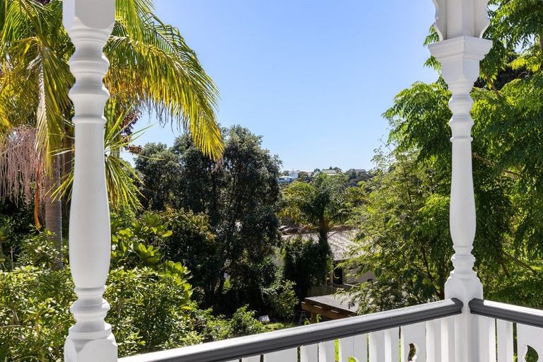 Photo of property in 1/36 Maritime Terrace, Birkenhead, Auckland, 0626