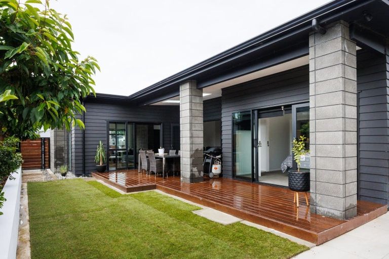 Photo of property in 35 Freedom Drive, Kelvin Grove, Palmerston North, 4414