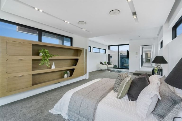 Photo of property in 145 Main Road, Redcliffs, Christchurch, 8081