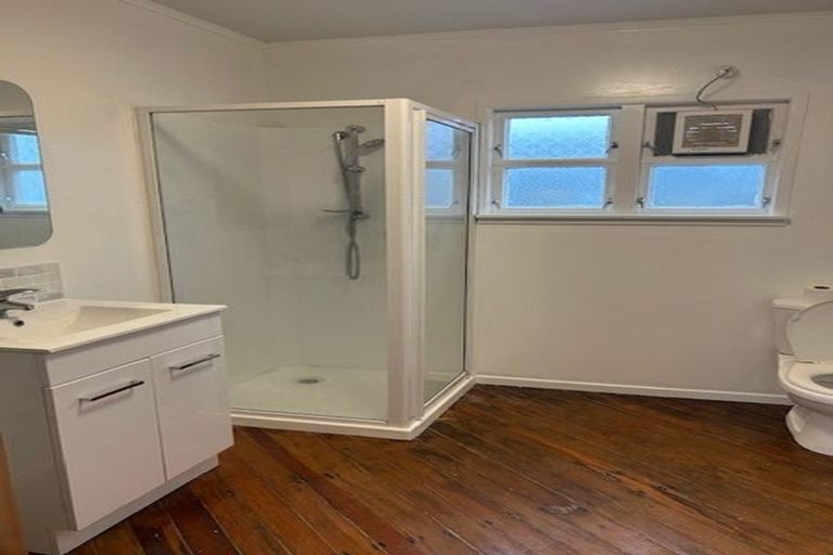 Photo of property in 2/184 Powderham Street, New Plymouth, 4310