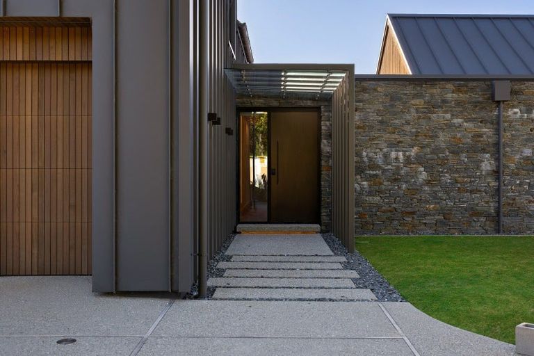 Photo of property in 33 Central Park Avenue, Lake Hayes, Queenstown, 9371