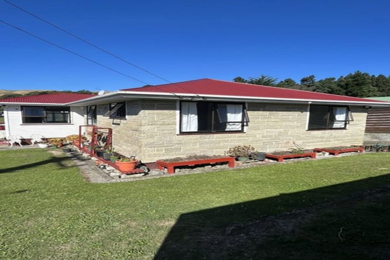 Photo of property in 114 Driver Crescent, Cannons Creek, Porirua, 5024