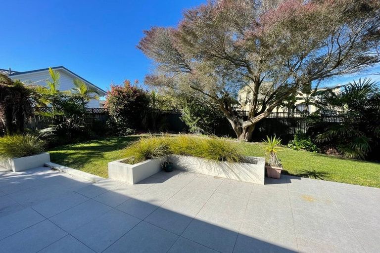Photo of property in 126 Wiseley Road, West Harbour, Auckland, 0618
