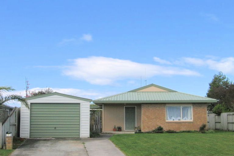 Photo of property in 1 Amsbury Road, Papamoa Beach, Papamoa, 3118