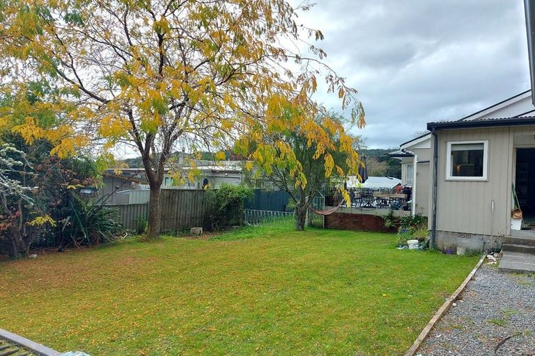 Photo of property in 66 Pinehaven Road, Pinehaven, Upper Hutt, 5019