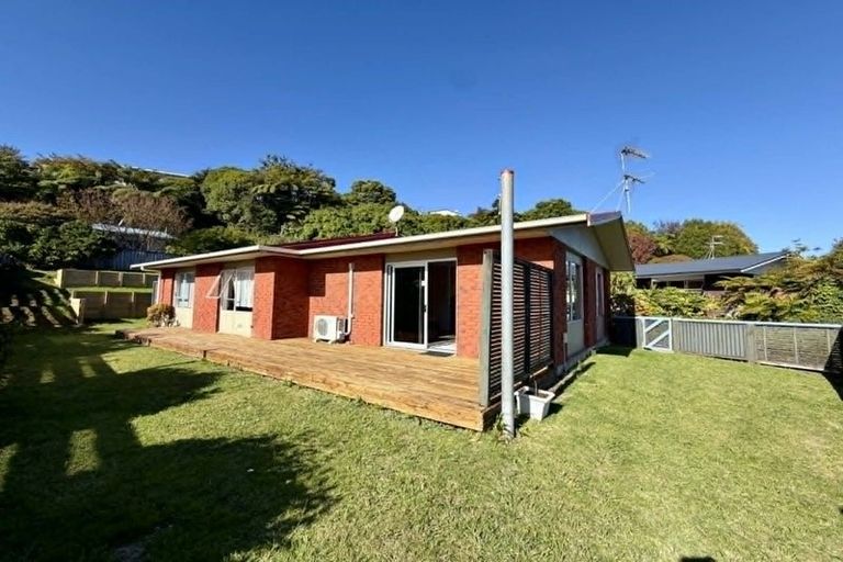 Photo of property in 17 Heaphy Street, Westown, New Plymouth, 4310