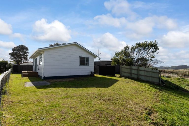 Photo of property in 42 Rutherford Drive, Waikanae Beach, Waikanae, 5036