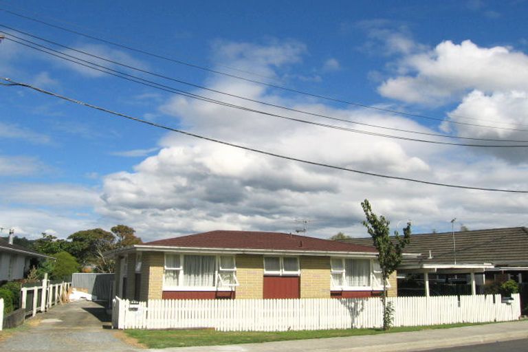 Photo of property in 1/6 Moeraki Road, Maoribank, Upper Hutt, 5018