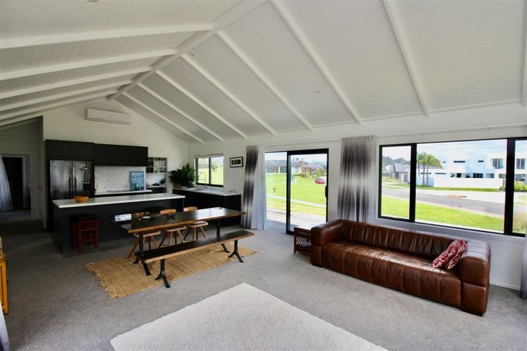 Photo of property in 70 Leeward Drive, Whitianga, 3510