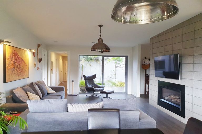 Photo of property in 3 Esk View Road, Eskdale, Napier, 4182