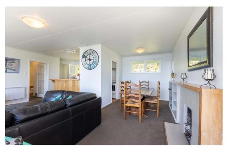 Photo of property in 3 Grenville Terrace, Moana, Nelson, 7011