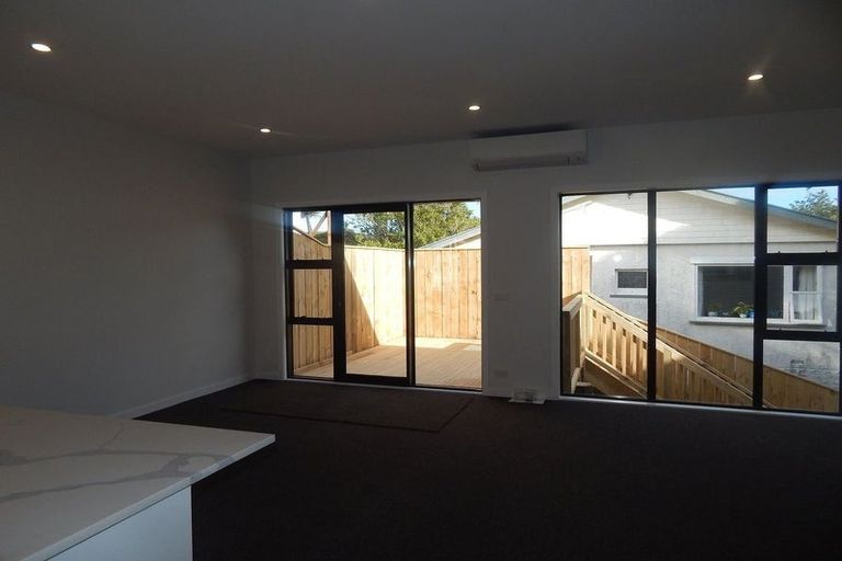Photo of property in 91a Northland Road, Northland, Wellington, 6012