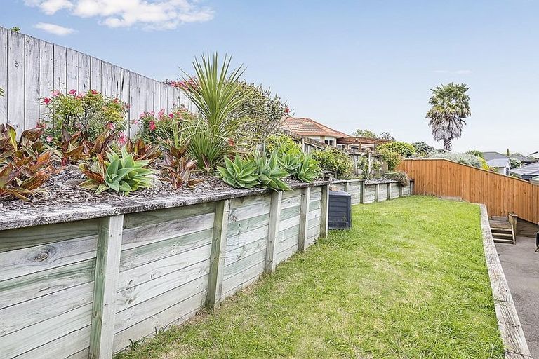Photo of property in 127 Realm Drive, Paraparaumu, 5032