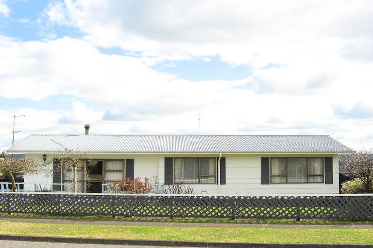 Photo of property in 4 Mount View Place, Waipukurau, 4200