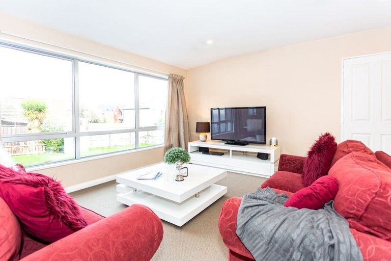 Photo of property in 8c Broadbent Street, Riccarton, Christchurch, 8041