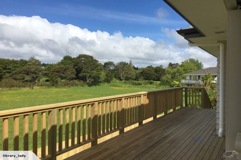Photo of property in 14 Rheingold Place, Huapai, Kumeu, 0810