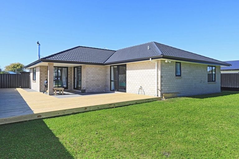 Photo of property in 22 Read Crescent, Clive, 4102