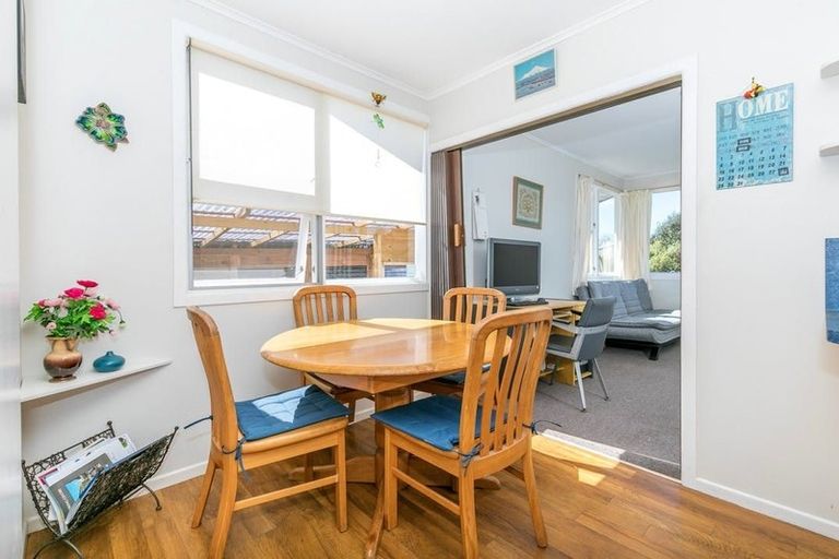 Photo of property in 6 Rhonda Avenue, Deanwell, Hamilton, 3206