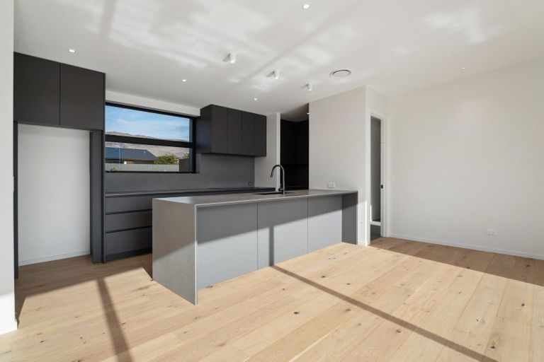 Photo of property in 44 Stackbrae Avenue, Wanaka, 9305