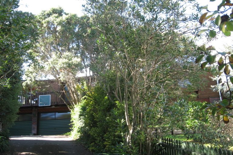 Photo of property in 9 Amerce Place, Highland Park, Auckland, 2010
